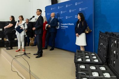 zdjęcie z konferencji prasowej z udziałem Jeffa Y. J. Liu, szefa Przedstawicielstwa Tajpej w Polsce w Poradni Psychologiczno-Pedagogicznej nr 2 w Rzeszowie, fot. Grzegorz Bukała, Urząd Miasta Rzeszowa